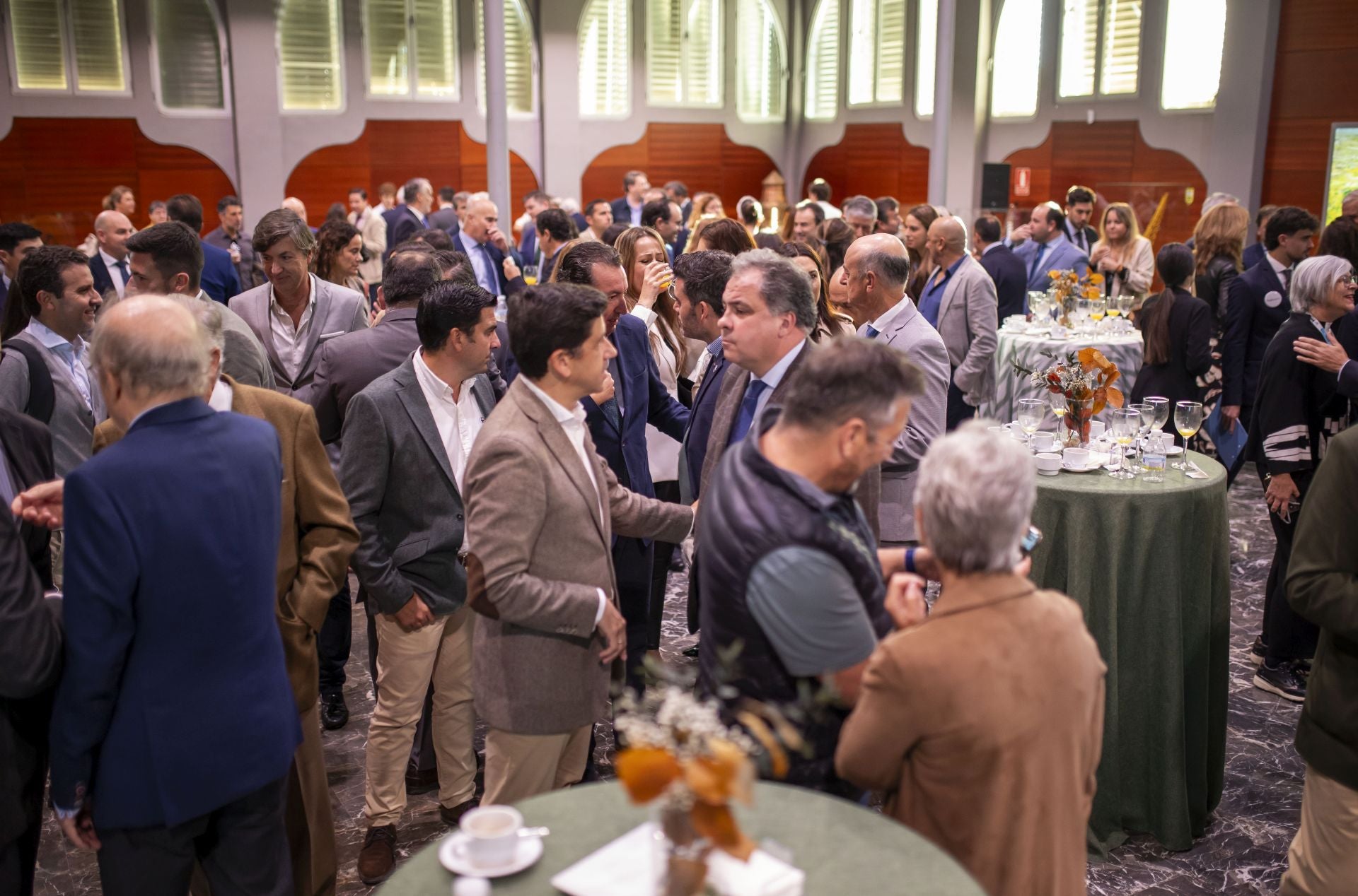 Foro Huelva 24 ABC Alter Enersun con Juanma Moreno, en imágenes (parte I)