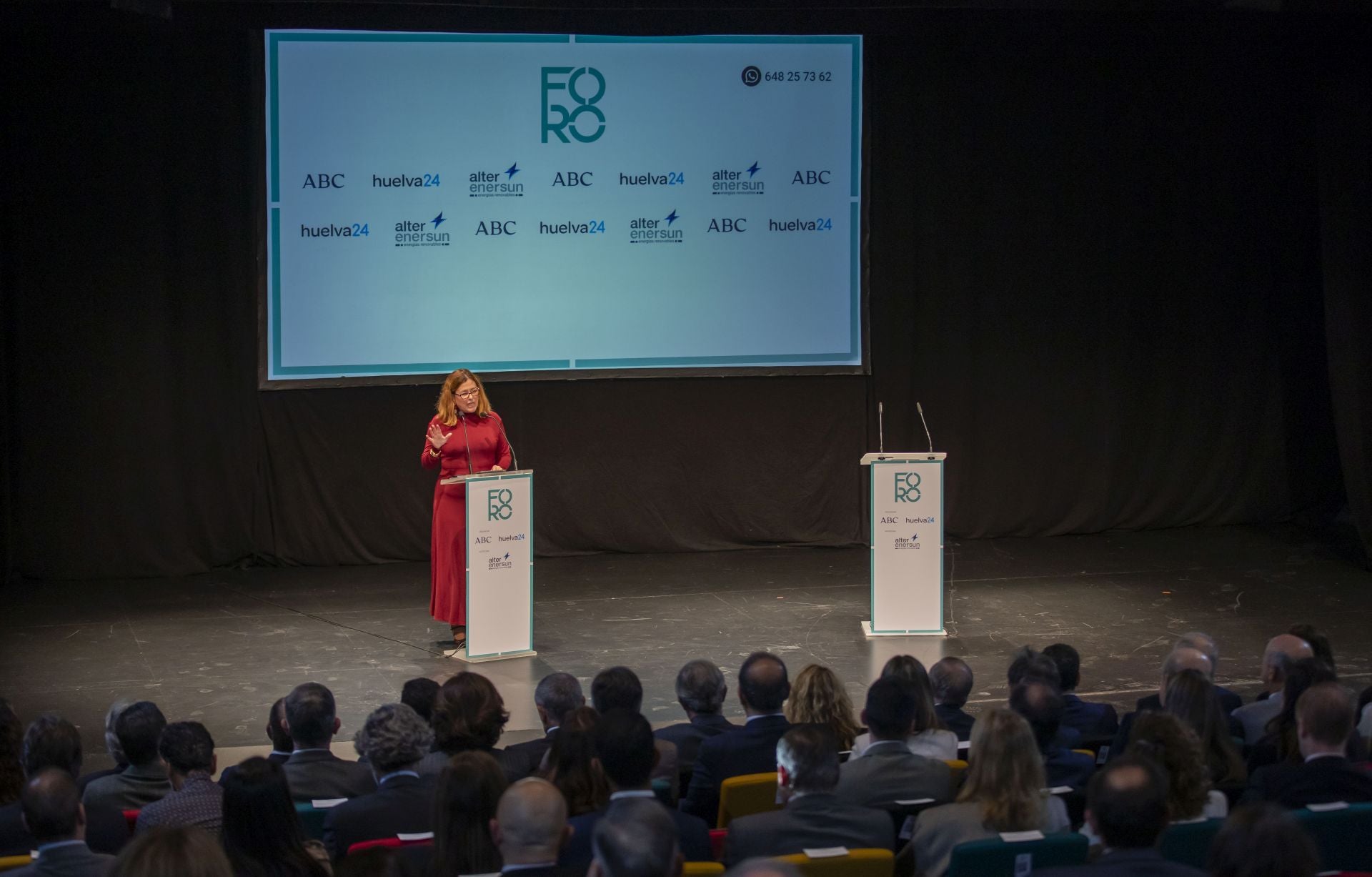 Foro Huelva 24 ABC Alter Enersun con Juanma Moreno, en imágenes (parte I)