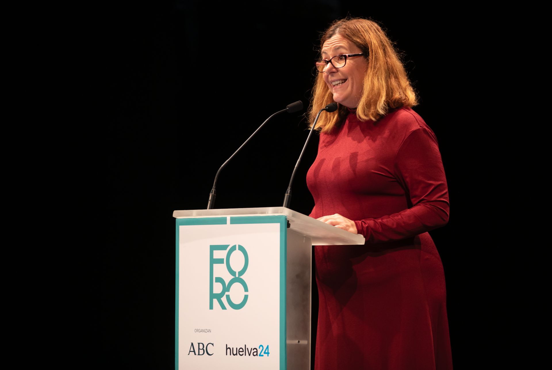 Silvia Tubio, coordinadora de Huelva24 y conductora del acto