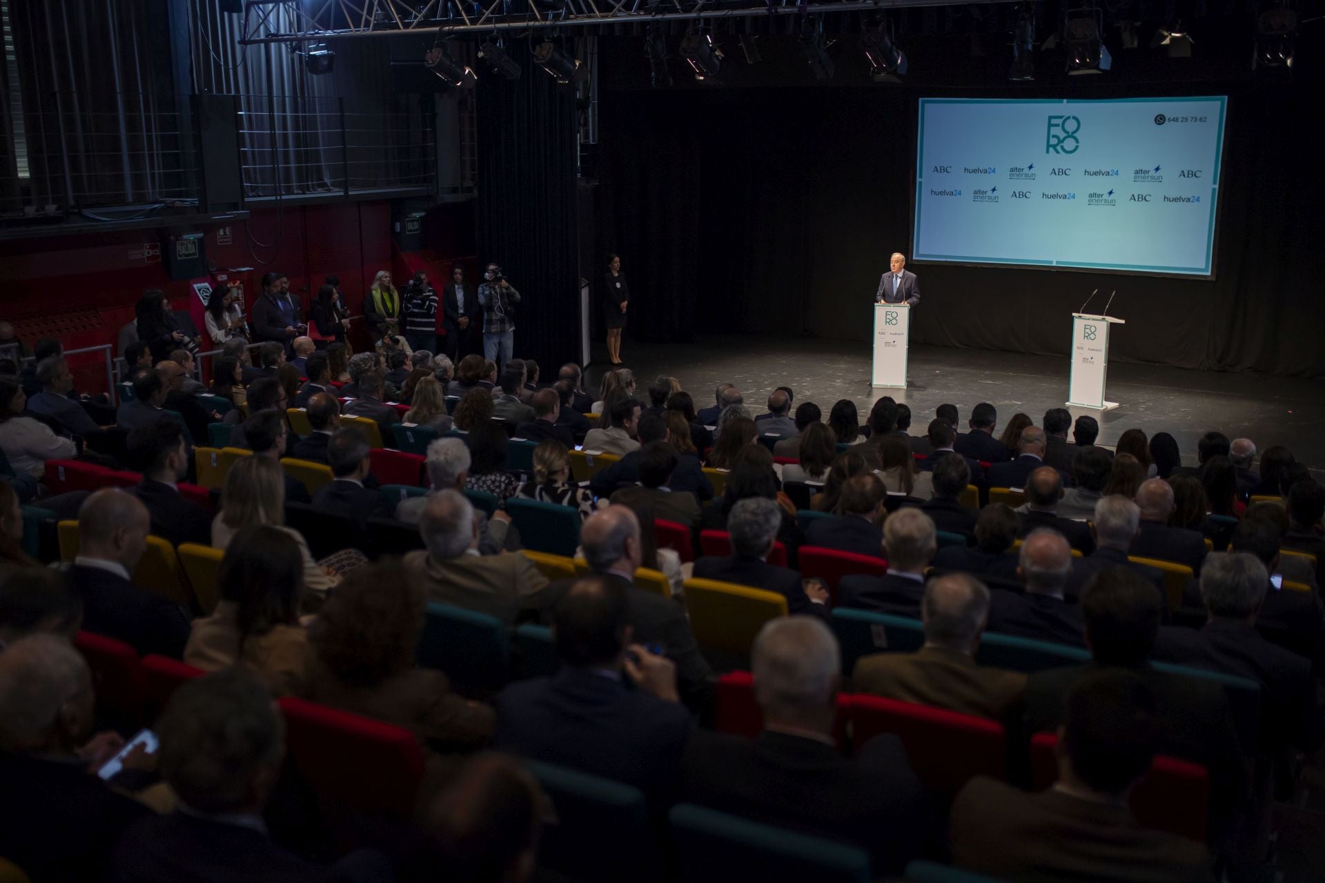 Foro Huelva 24 ABC Alter Enersun con Juanma Moreno, en imágenes (parte II)