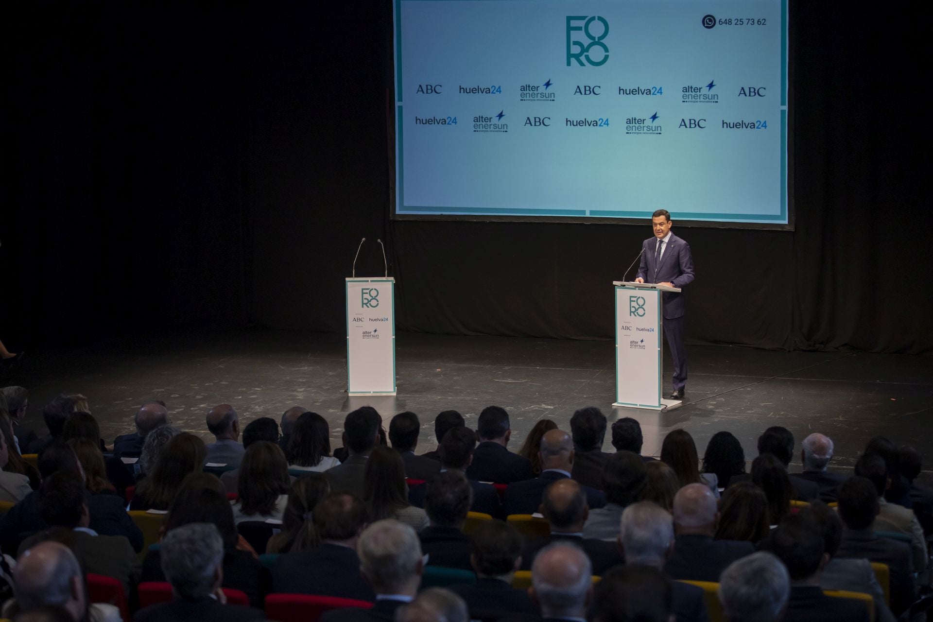 Foro Huelva 24 ABC Alter Enersun con Juanma Moreno, en imágenes (parte II)