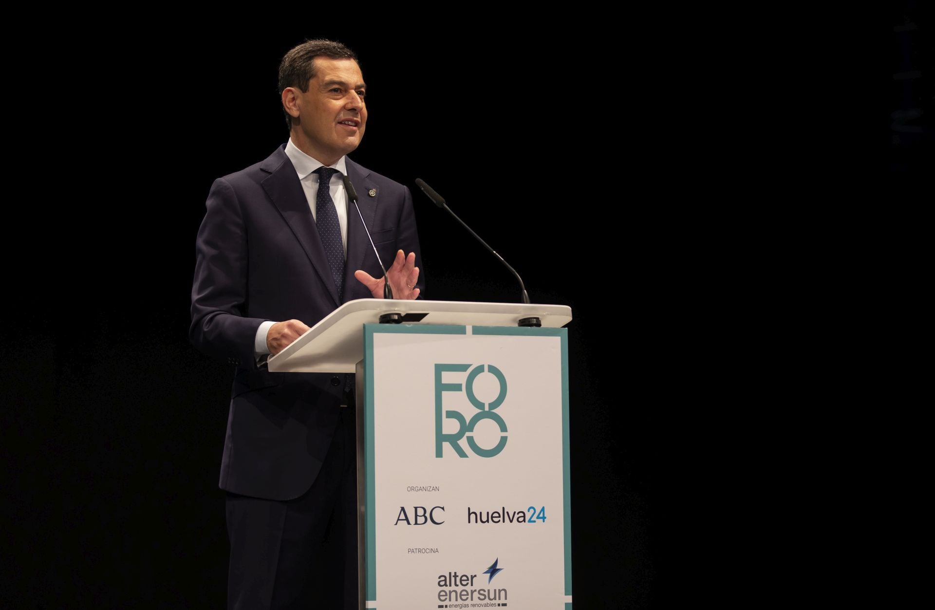 Foro Huelva 24 ABC Alter Enersun con Juanma Moreno, en imágenes (parte II)