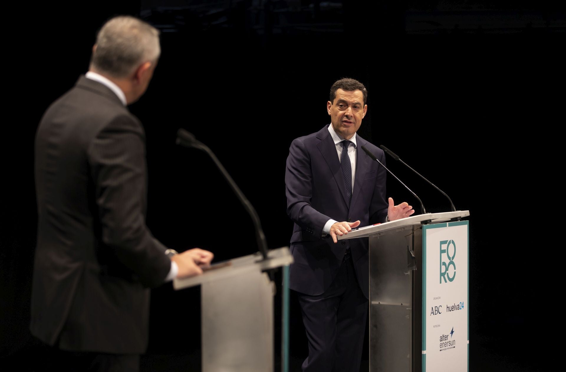 Foro Huelva 24 ABC Alter Enersun con Juanma Moreno, en imágenes (parte II)