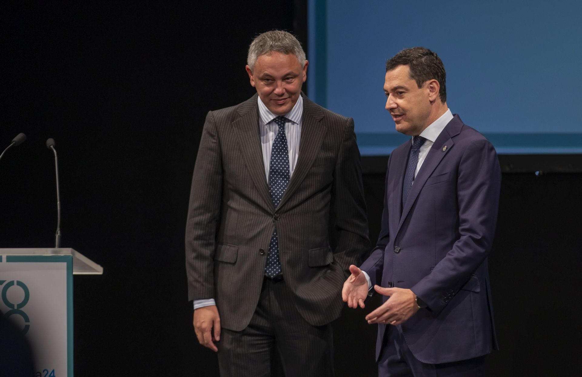 Foro Huelva 24 ABC Alter Enersun con Juanma Moreno, en imágenes (parte II)