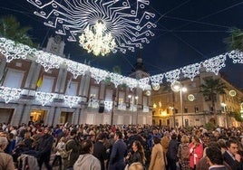 Navidad en Huelva 2025: viernes de alumbrado y primera nevada