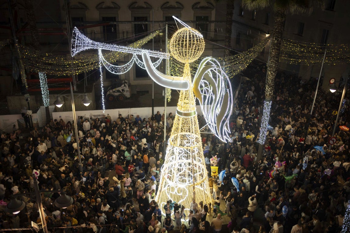 El encendido del alumbrado navideño de Huelva, en imágenes