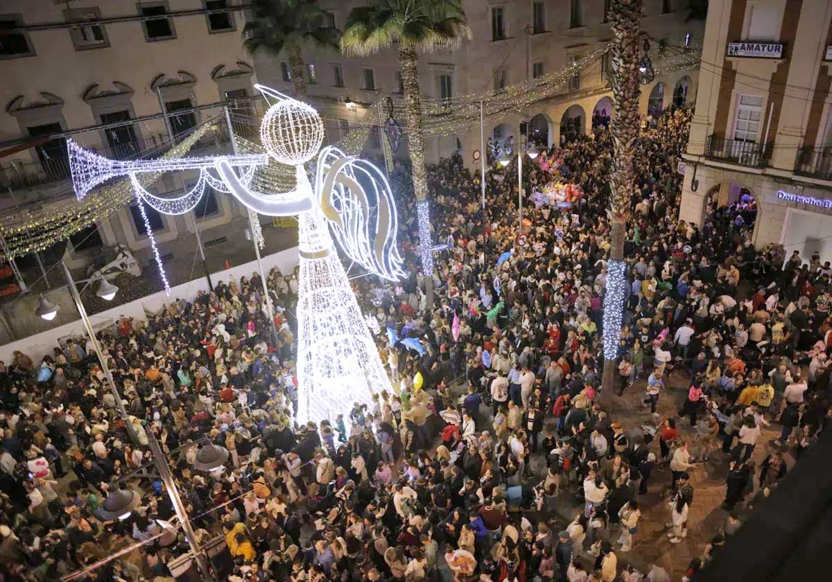 Iluminación de la plaza de la Constitución