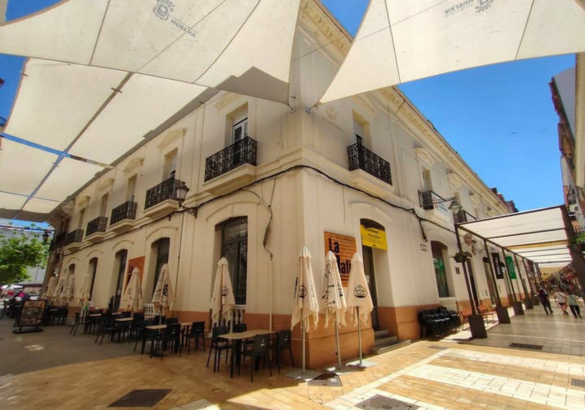 Fachada del antiguo palacio de los duques de Medina Sidonia