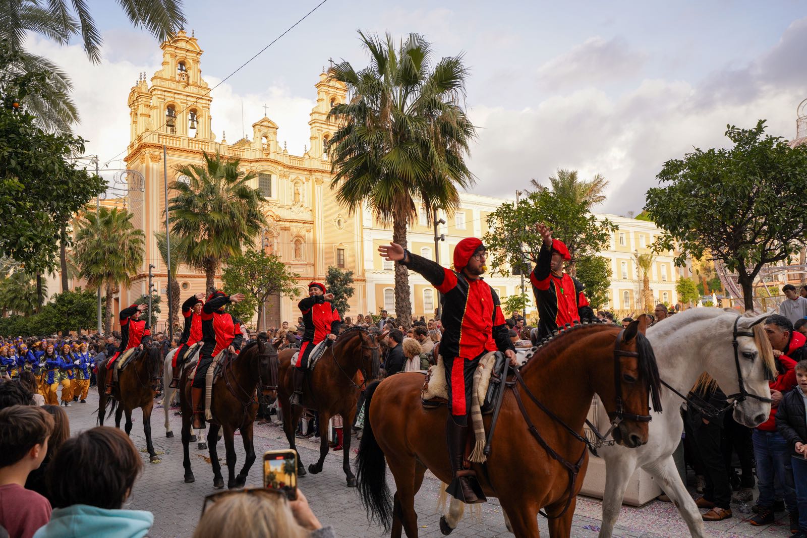 La Cabalgata de Reyes de Huelva 2025, en imágenes