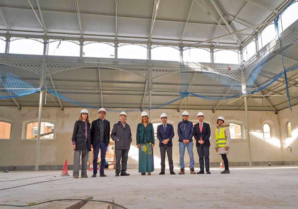 Visita a las obras de rehabilitación del antiguo Cuartel del Paseo Santa Fe en una imagen de archivo