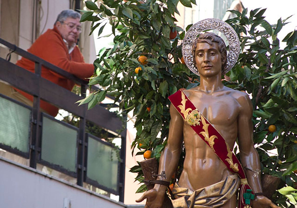 El actual patrón de la capital durante una procesión