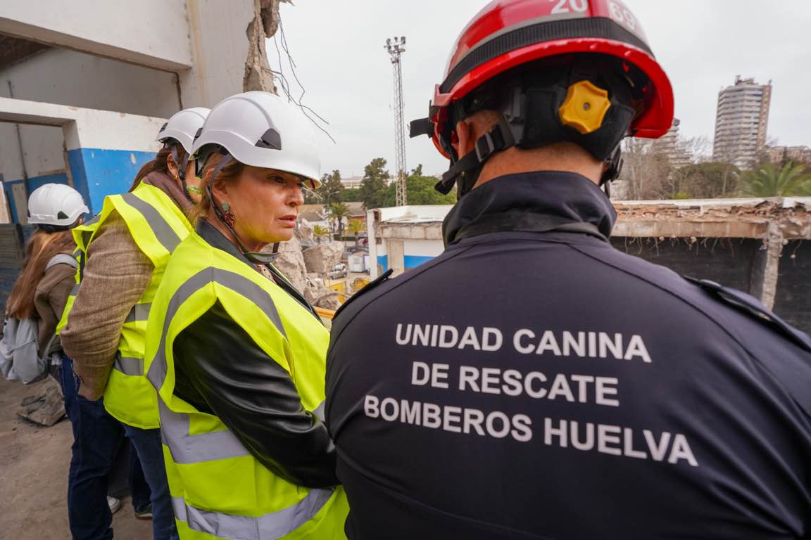 Escuela canina de rescate en los escombros de Expofrisa