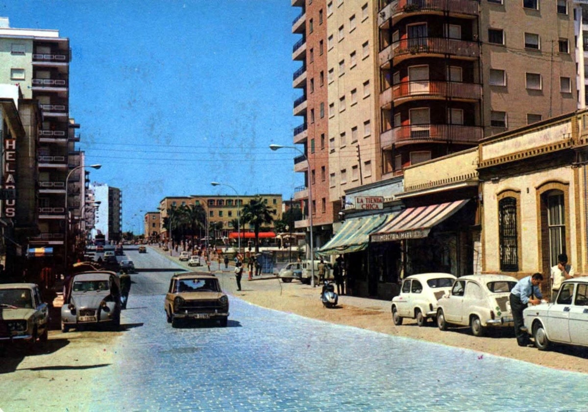 La Avenida Federico Molina, en Isla Chica, en los años 70