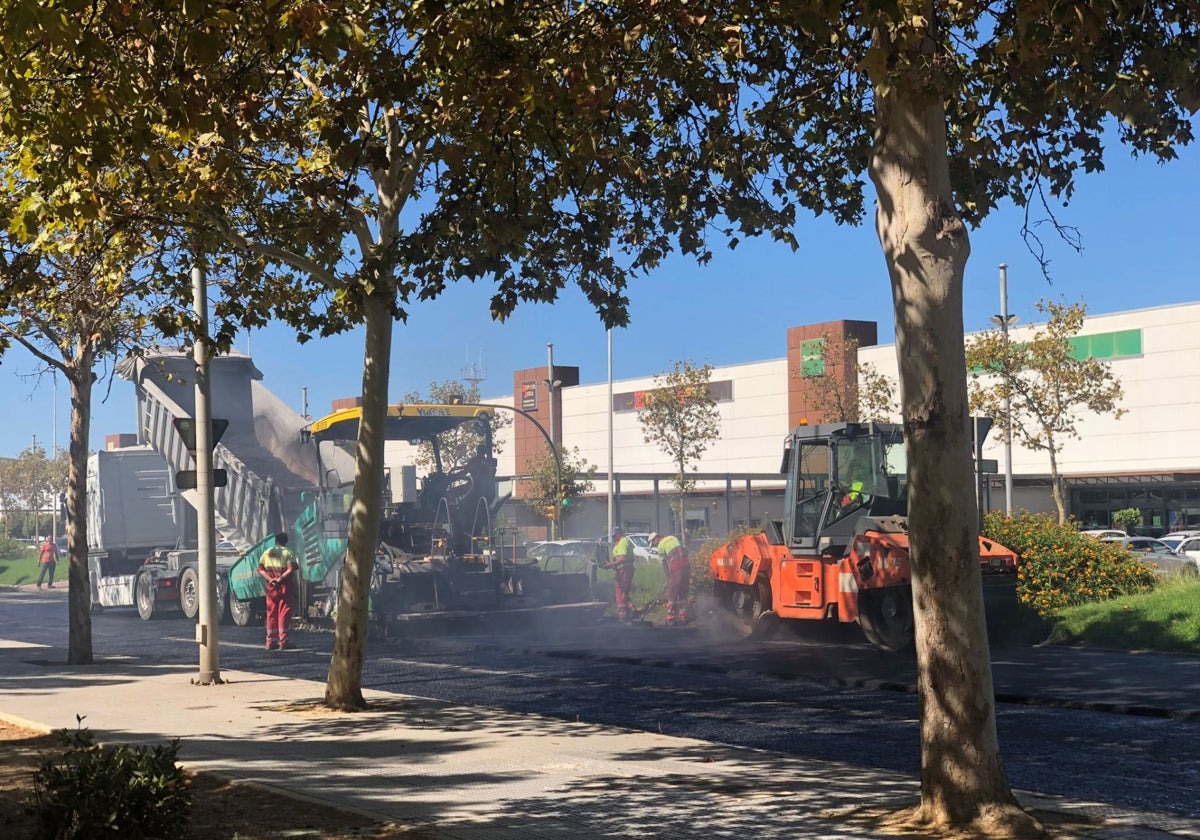 Plan asfaltado en la barriada de Nuevo Molino
