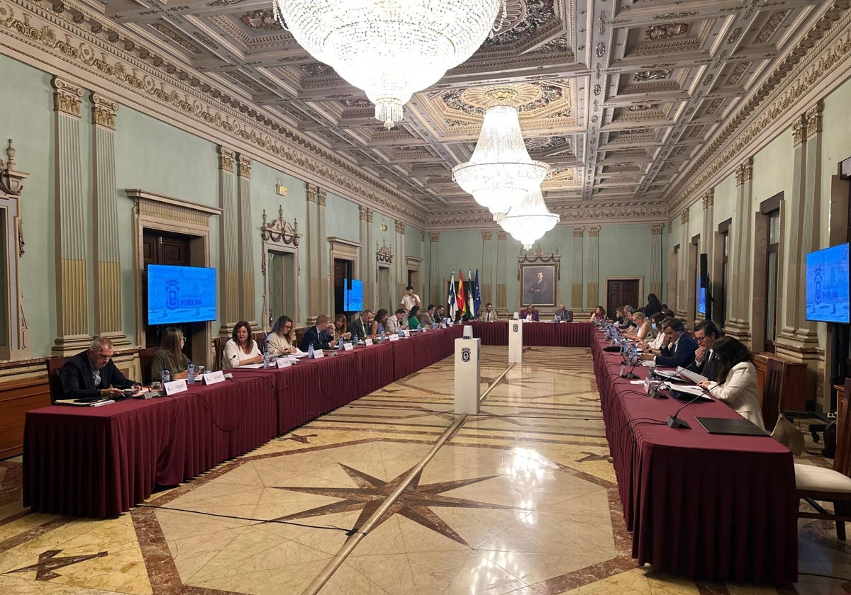 Pleno del Ayuntamiento de Huelva, celebrado este viernes