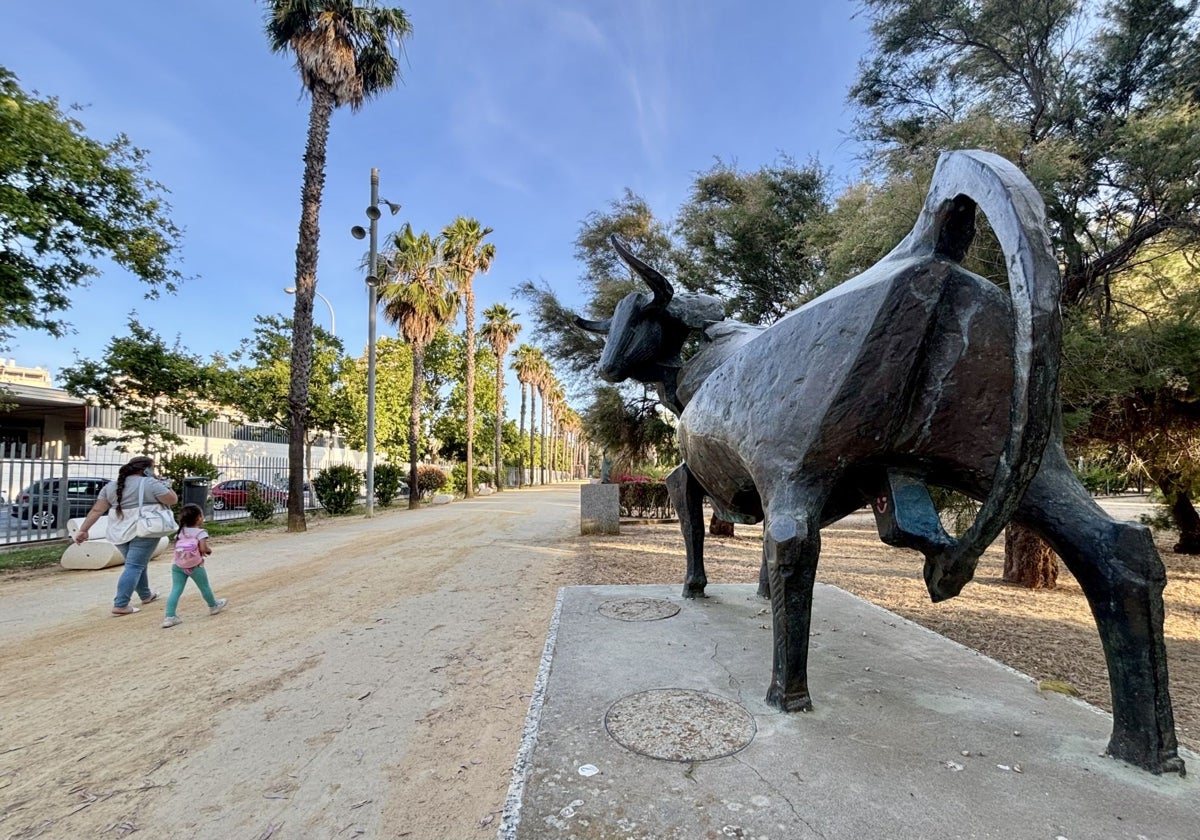 Una de las esculturas del museo al aire libre del Parque Juan Ceada de Zafra