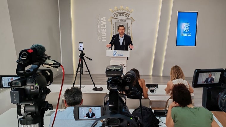 El portavoz socialista, este martes, en rueda de prensa