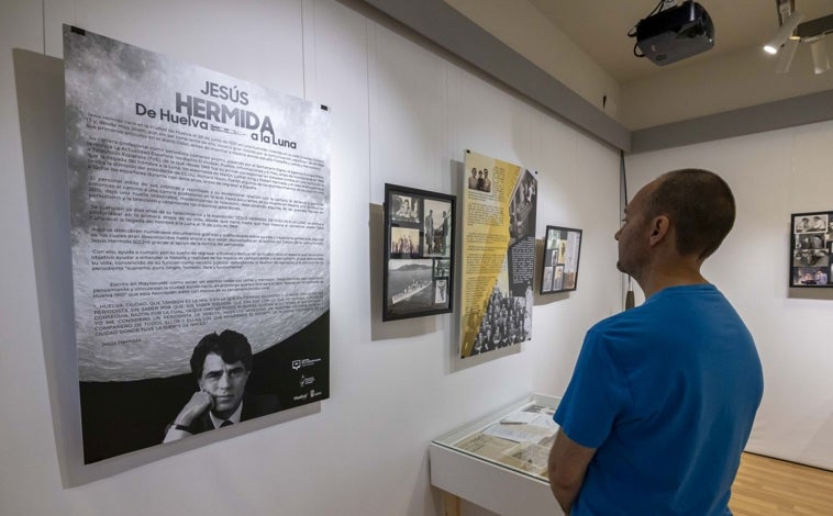 Imagen principal - Jesús Hermida sigue vivo en Huelva dentro del sueño que un amigo cumplió por él