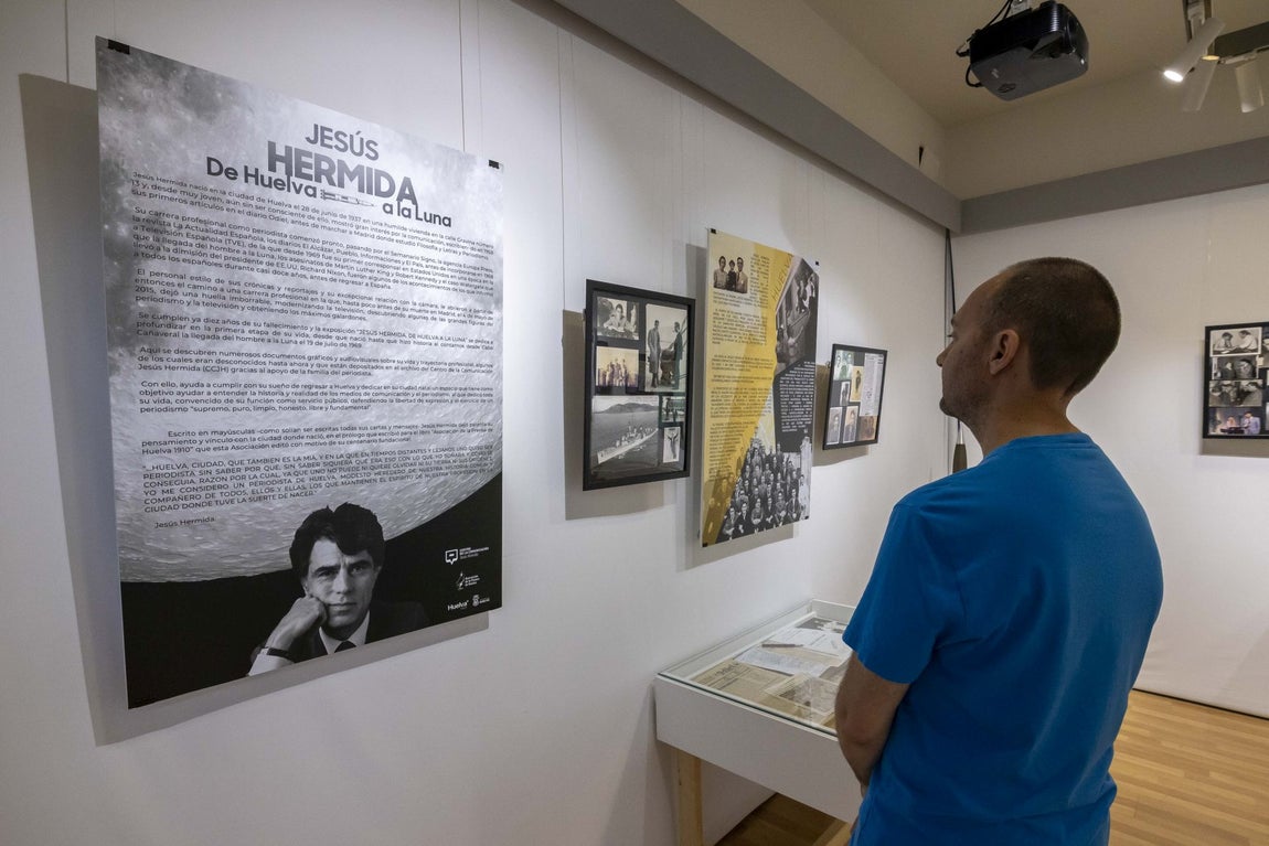 La exposición 'Hermida. De Huelva a la Luna', en imágenes