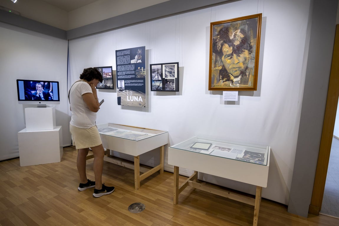 La exposición 'Hermida. De Huelva a la Luna', en imágenes
