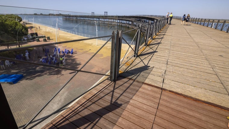 Huelva repara una fractura del pasado y reinaugura un Muelle del Tinto que se adentra desde la ría a la ciudad