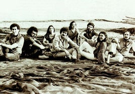 Pepe Bulerías, en el centro de la imagen, con el resto del grupo en 1978