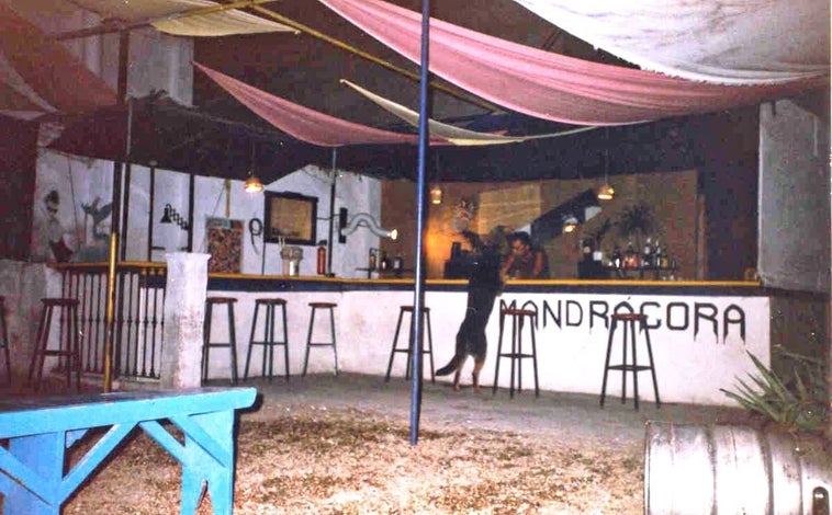 Imagen principal - La Punta Umbría más canalla de los 80: La Mandrágora, raíces al viento