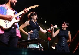 Rozalén clausura la programación musical de La Cinta poniendo a bailar al parque de Zafra