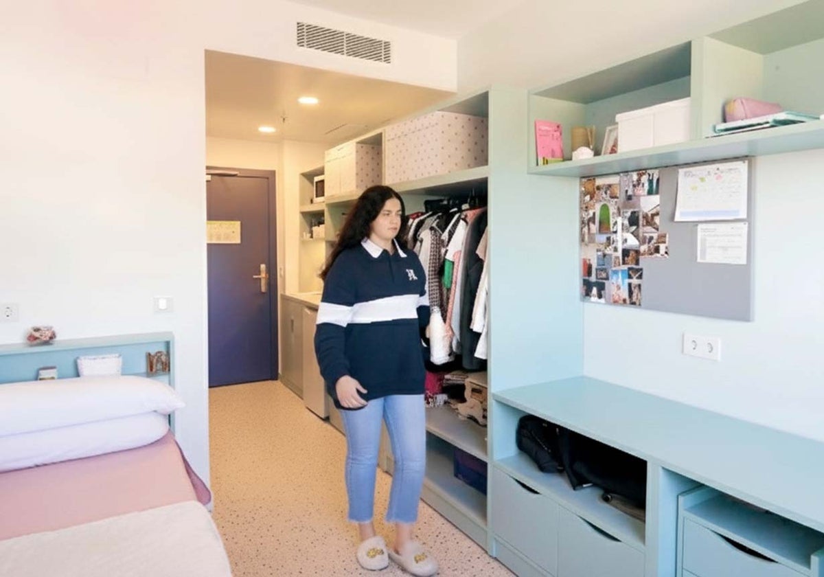 Una alumna en la Residencia de Estudiantes de la Universidad de Huelva