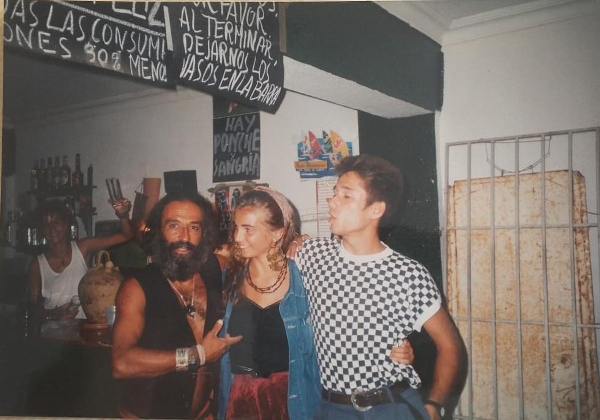 Fernando El Jipi y Teresa La Punki se saludan