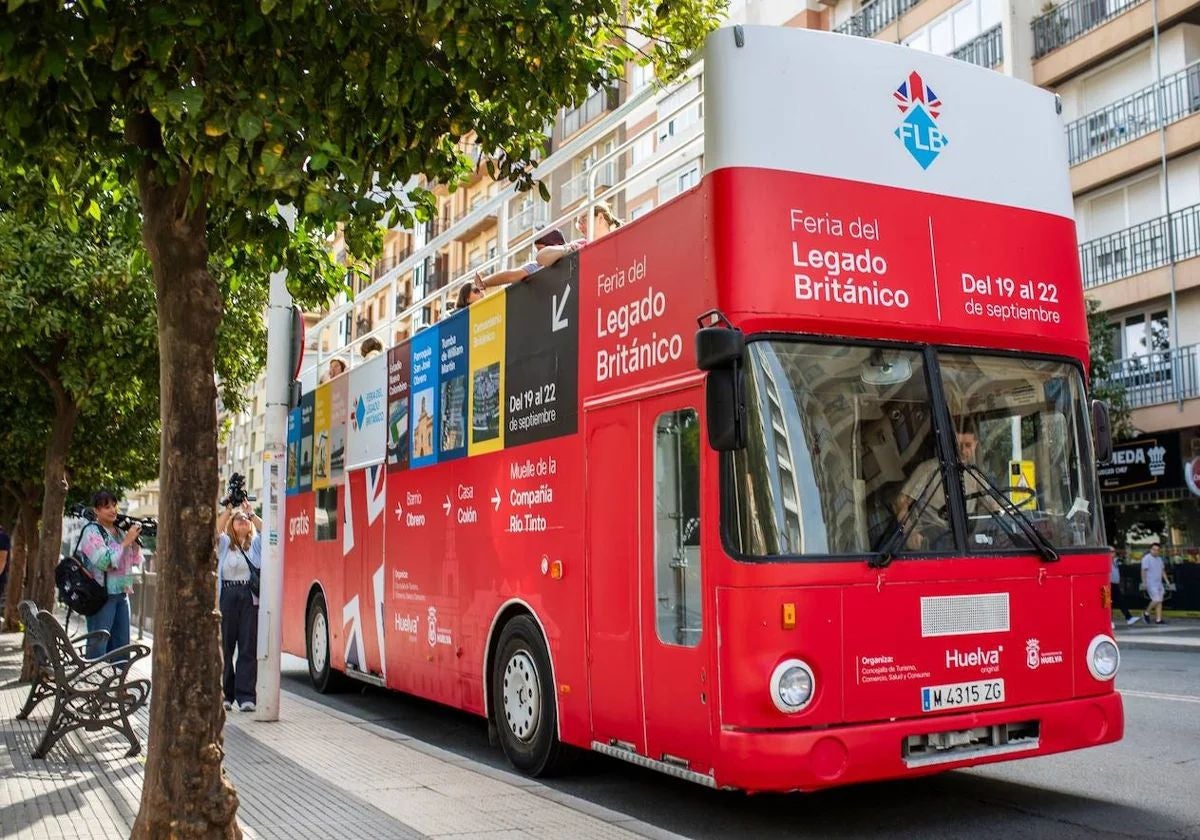 Bus turístico de la Feria del Legado Británico del año pasado