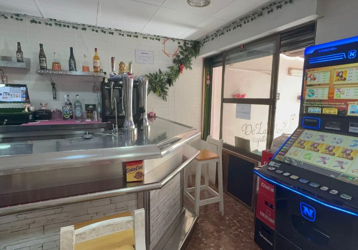 Se traspasa un bar en Huelva con todo el equipamiento y preparado para abrir el mismo día
