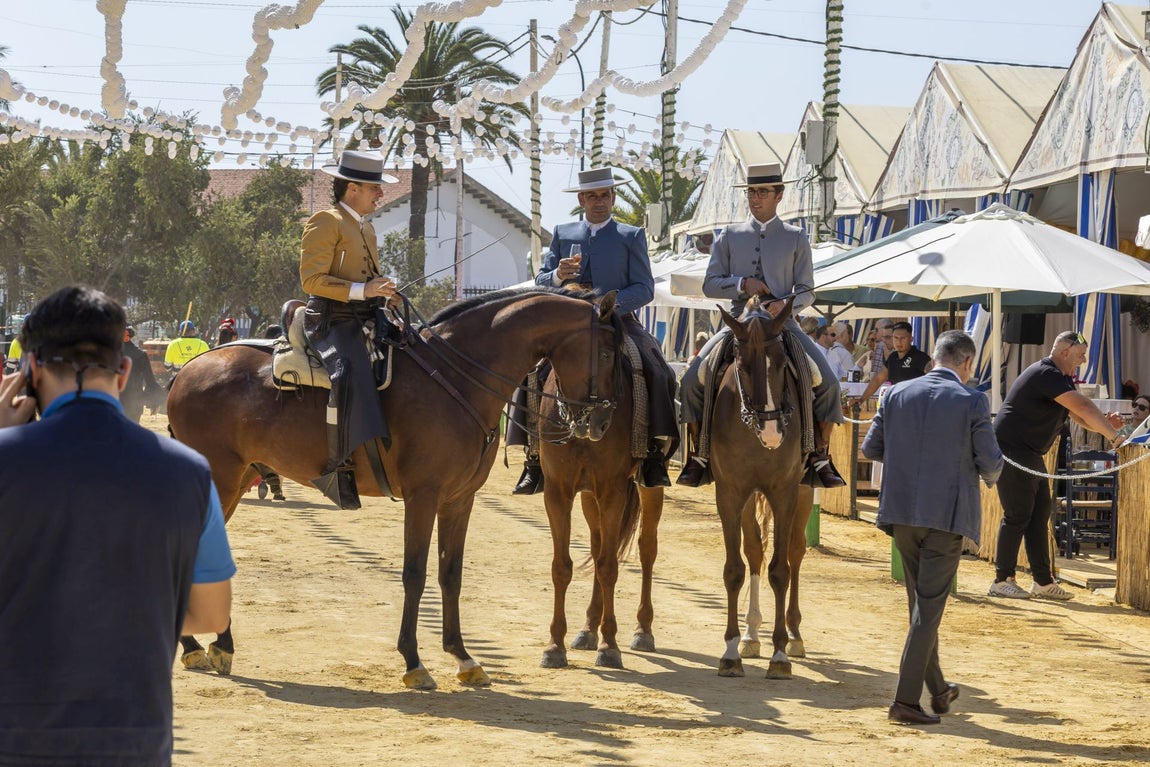 Feria del Caballo de Huelva: Las mejores imágenes de la primera jornada