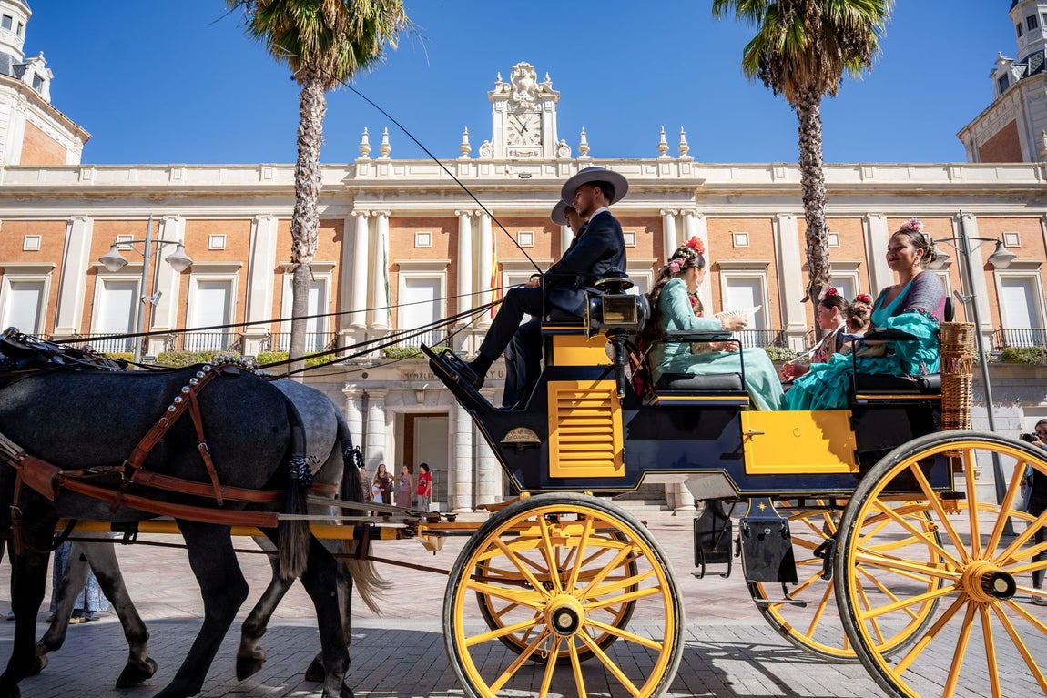 Las mejores imágenes del paseo de enganches de la Feria del Caballo de Huelva