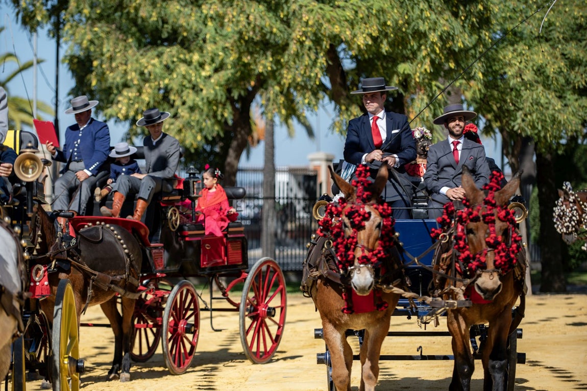 Las mejores imágenes del paseo de enganches de la Feria del Caballo de Huelva