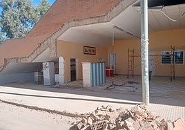 Tiran uno de los muros del Nuevo Colombino dentro del plan de mejoras del estadio