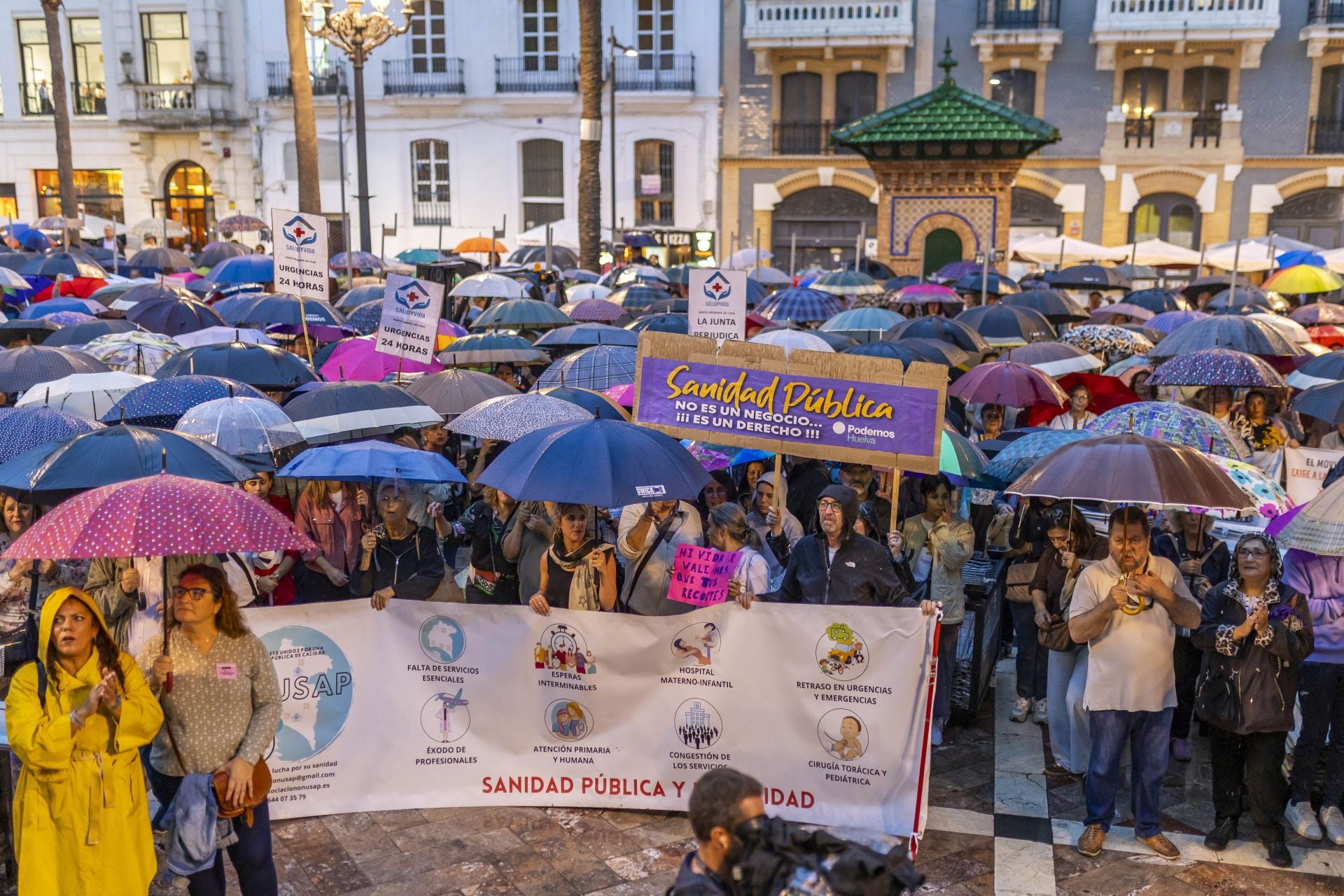 Las imágenes de la nueva manifestación por la sanidad pública de Huelva