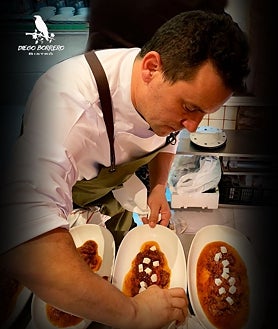 Imagen secundaria 2 - Interior y exterior del local