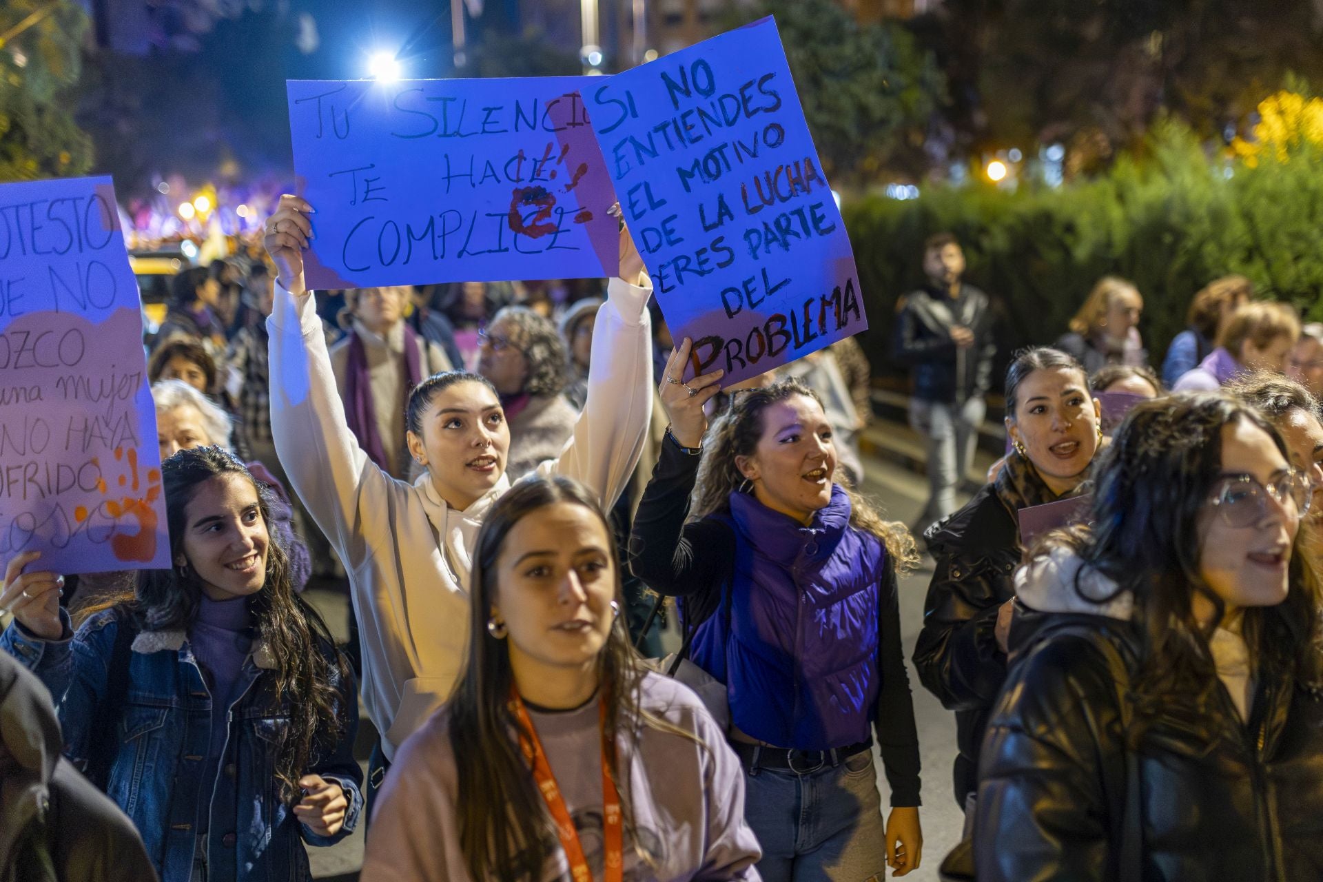 La manifestación en Huelva contra la violencia machista, en imágenes