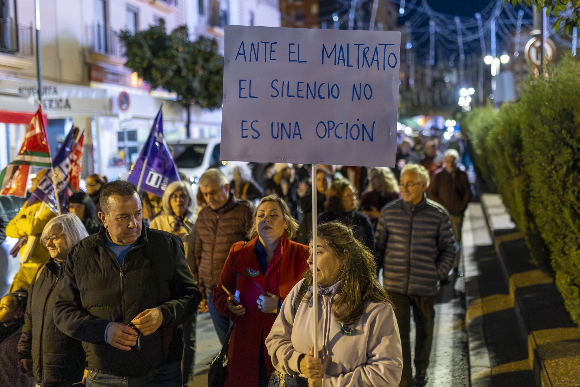 La manifestación en Huelva contra la violencia machista, en imágenes
