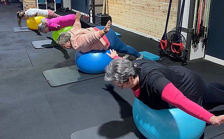 Imagen principal - Fibronuba reclama con una jornada «empatía y comprensión» hacia los enfermos de fibromialgia