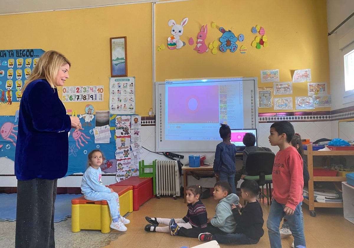 Pilar Miranda en su visita a La Ciudad de los Niños