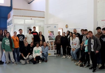 Un grupo de estudiantes de Huelva conocen de primera mano el voluntariado con personas migrantes