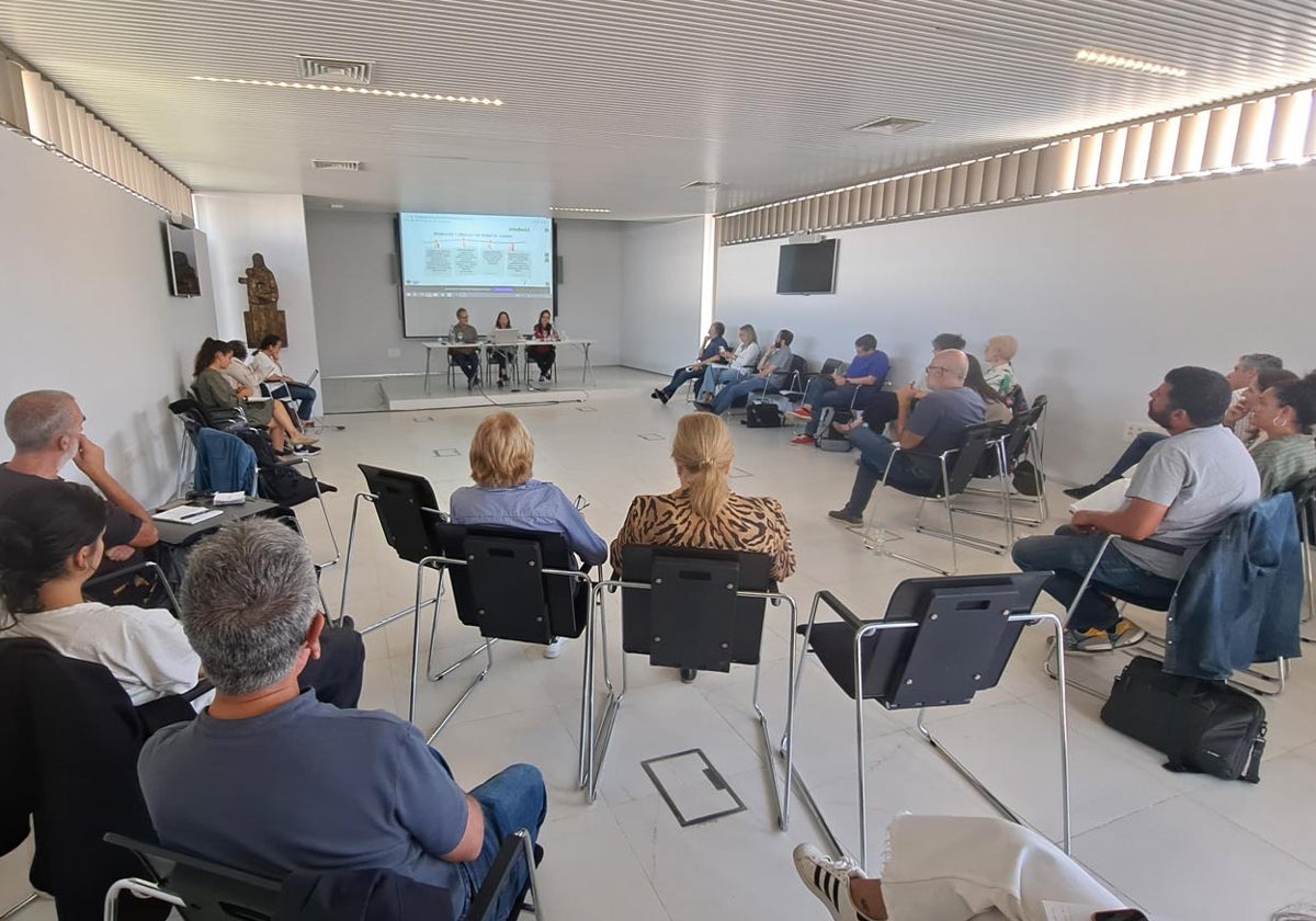 La Diputación y Huelva en Red por la Cooperación organizan un foro con el que acercar la solidaridad a los municipios