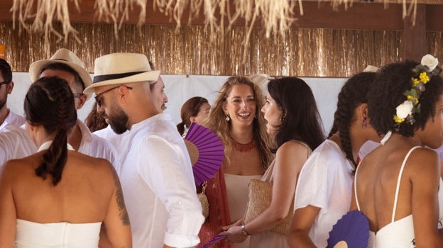 Ambiente en El Tabla Beach Club durante un concierto