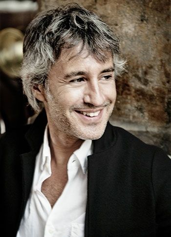 Sergio Dalma llega este lunes a las Colombinas con 'las ilusiones intactas' tras 25 años de carrera