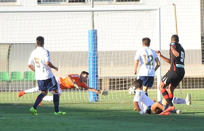 Aprobado en intensidad, suspenso en defensa y muy falto de pegada (0-2)