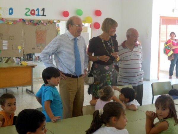 El Ayuntamiento colabora con el campamento de verano de la barriada de Huerto Paco