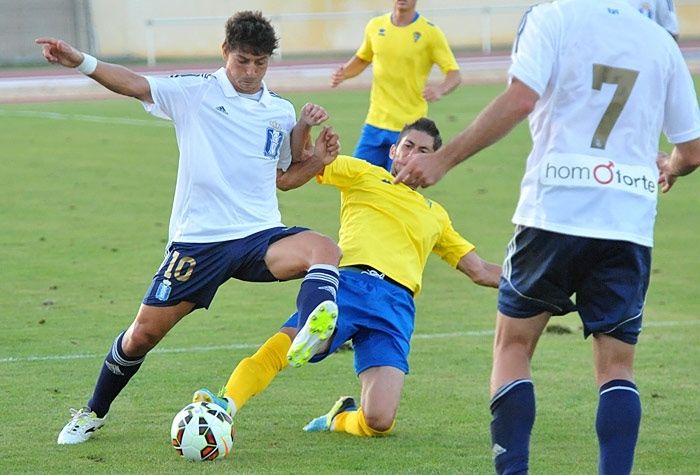 El Cádiz se lleva el Memorial Manuel González en la tanda de penaltis (1-1)