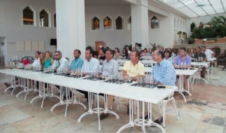 Los turistas descubren y elogian la Ruta del Vino del Condado en sus propios hoteles